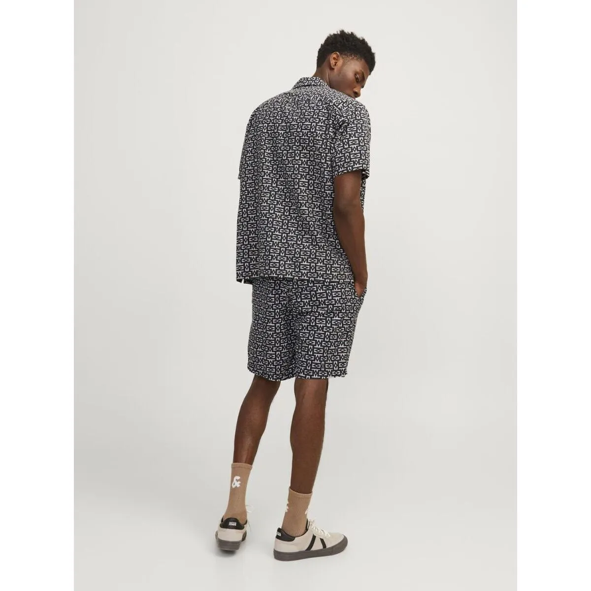 12255206 SEERDUCKER RESORTBLACK