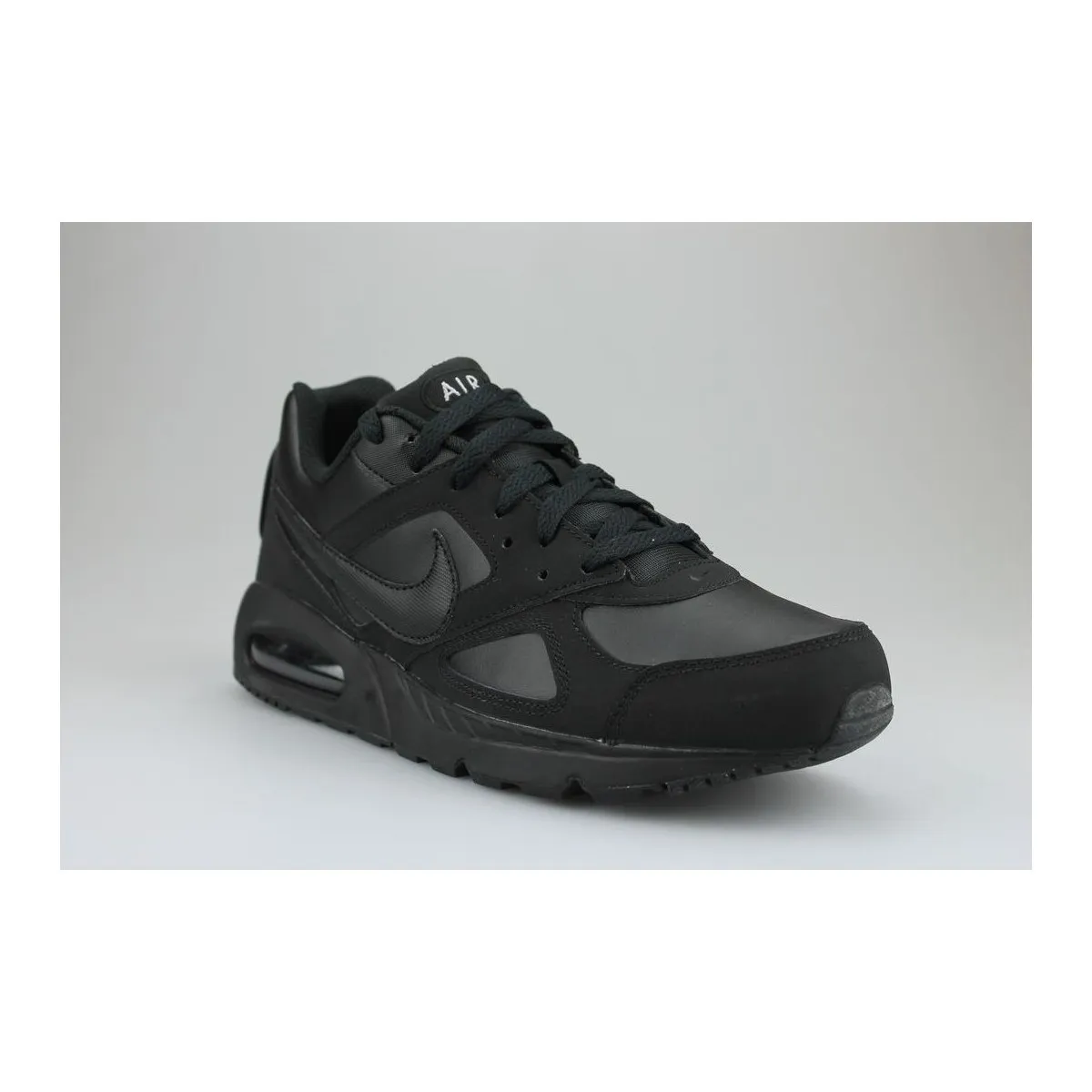 Air Max Ivo Leather Triple Black