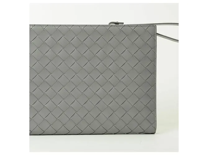 Bottega Veneta Intrecciato Pequeño Estuche para Documentos Castaño 