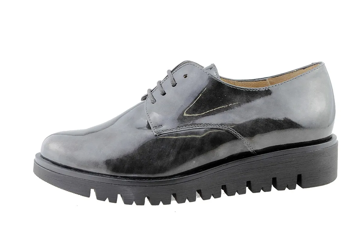 LACEUP SHOE GREY PATENT