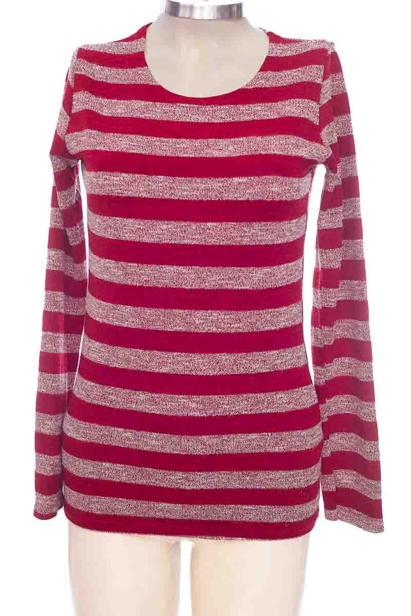 SWEATER COLOR ROJO  CLOSEANDO